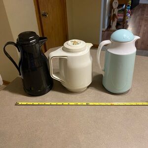 Set Of 3 Carafes Black And Decker, Crown-Corning Thermique. Teal, White, Black